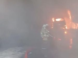 Bengkel Body Repair di Siwalankerto Surabaya Terbakar, 5 Mobil Hangus