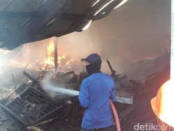 Kebakaran Hanguskan Gudang Pabrik Mebel di Banyudono Boyolali