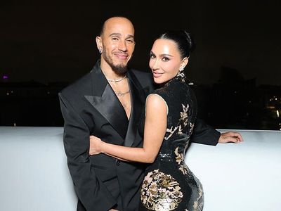 Kim Kardashian & Lewis Hamilton Makin Go Public, Mesra di Acara High-Profile