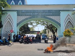 Mahasiswa UINSA Pastikan Aksi Tuntut Rektor Mundur Tak Ditunggangi