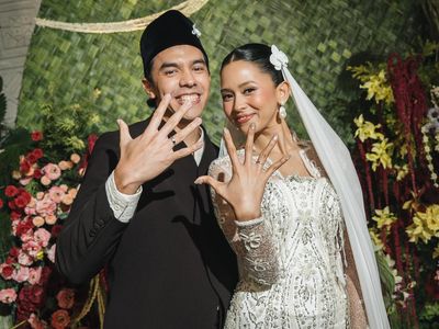 Momen Mario Caesar dan Givina Menikah, Tampil Serasi dalam Busana Hitam-Putih