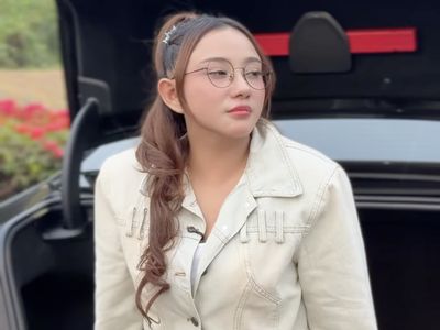 Meisita Lomania Unboxing Mobil Hasil Ditipu Eks Pacar: Tebus Rp 1,1 Miliar