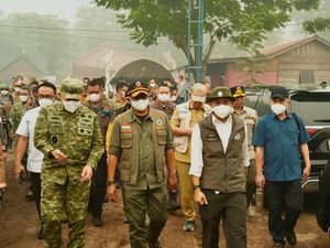 Video: Asap Karhutla Masih Tebal, Kepala BNPB-Menhut Berkantor di Kalteng