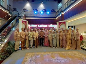 14 Pasangan Nikah Bersama di Bandung, Dekorasinya dari Barang Daur Ulang