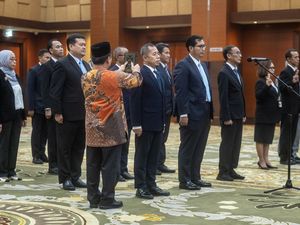 Momen Suahasil Melantikan Pejabat Pimpinan Tinggi Pratama Kemenkeu