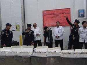 KKP Segel 144 Ton Udang Vannamei Impor di Lamongan