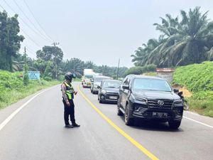 Kemacetan di Lintas Riau-Sumut, Polantas Turun Tangan Atur Lalin
