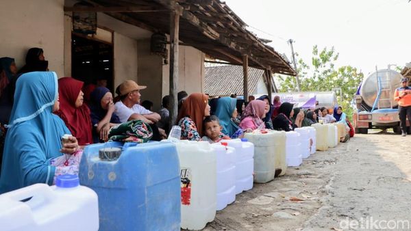 Kekeringan Landa Ponorogo, BPBD Salurkan 195 Ribu Liter Air Bersih