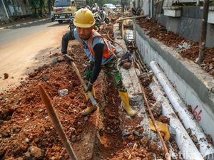 Revitalisasi Trotoar Jalan KH Abdullah Syafei Tebet, Ditargetkan Rampung November