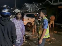 Longsor-Banjir Bandang di Depan Kantor Bupati Solok, Lalu Lintas Terputus