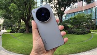 Menggenggam Vivo X500 Pro Max di Shanghai, Ada Telefoto 200 MP!