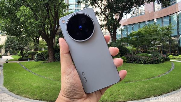 Menggenggam Vivo X500 Pro Max di Shanghai, Ada Telefoto 200 MP!