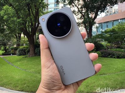 Menggenggam Vivo X500 Pro Max di Shanghai, Ada Telefoto 200 MP!