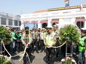 Ratusan Driver Ojol Surabaya Peringati HUT Lalu Lintas Bhayangkara ke-71