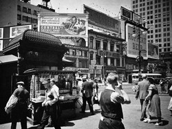 Bukti Time Travel Ada? Benda Aneh di Foto 1936 Bikin Heboh