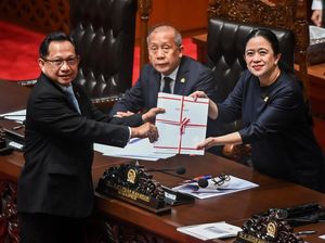 DPR Sahkan 15 RUU Kabupaten/Kota di Kalimantan Jadi UU