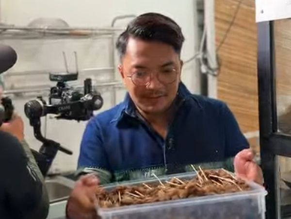 Ihsan Tarore Jualan Sate Maranggi, Harganya Mulai Rp55 Ribuan!