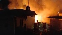Dipicu Korsleting, 2 Rumah Hangus Terbakar di Bogor