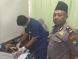 Pria di Surabaya Bacok Istri Siri gegara Anak Ditegur