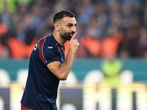 Batu Ini Viral Gara-gara Diduduki Mo Salah