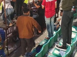 Suporter Injak Kursi Stadion GBH Saat Final Sidrap Vs Bone