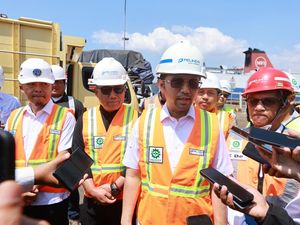 Pemprov Jatim optimalkan lahan di Pelabuhan Ketapang untuk atasi kemacetan. Investasi Rp 6 miliar untuk rehabilitasi dermaga demi kenyamanan publik.