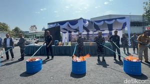 Pengiriman Jutaan Batang Rokok Ilegal-9 Ton Pupuk Ilegal Digagalkan TNI AL