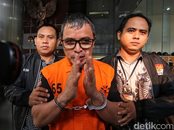 Potret Bupati Boltara Sirajudin Lasena Ditahan KPK