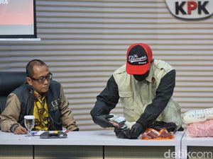 Video: KPK Sita Duit Rp200 Juta dari OTT Bupati Boltara Sirajudin Lasena