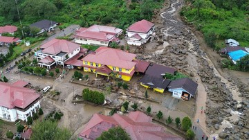 1 Orang Tewas Akibat Banjir Bandang Solok, Rumah-Kantor Pemerintahan Rusak