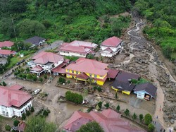1 Orang Tewas Akibat Banjir Bandang Solok, Rumah-Kantor Pemerintahan Rusak