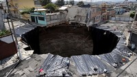 Sinkhole Paling Mematikan di Dunia, Ratusan Orang Tewas