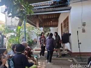 Den Baguse Ngarso Dimakamkan Hari Ini, Para Pelayat Takziah ke Rumah Duka