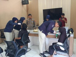Tim DVI Ambil Sampel DNA Keluarga 2 Penumpang KM Virgo Asal Boyolali
