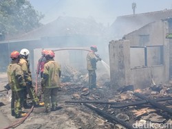 Rumah Penyimpanan Rosok di Gondangan Klaten Kebakaran