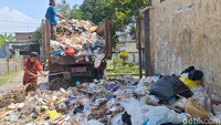 Pemkot Cari Lahan TPS Mobile Usai Sampah Menumpuk di Kantor Lurah Monjok
