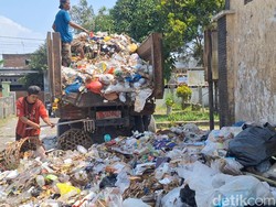 Kantor Lurah Monjok Mataram Malah Jadi Tempat Penampungan Sampah