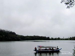 Kadang yang Dibutuhkan Hanya Danau dan Udara Dingin, Seperti di Situ Patenggang