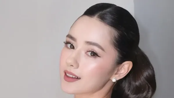 Gaya Vika Kolesnaya, Istri Billy Syahputra Berkebaya di Pernikahan Adik Olga