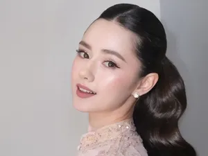 Gaya Vika Kolesnaya, Istri Billy Syahputra Berkebaya di Pernikahan Adik Olga