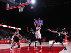 Viral Atlet Basket China Zhang Ziyu Berpostur 2,23 Meter, Kok Bisa Setinggi Itu?