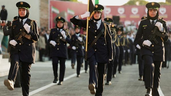 150 Polisi Perempuan Lulus dari Womens Police Institute Suriah