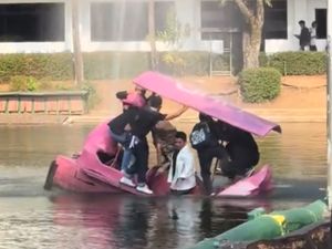 Viral Sepeda Bebek di Danau UMM Karam Saat Dinaiki 6 Mahasiswa