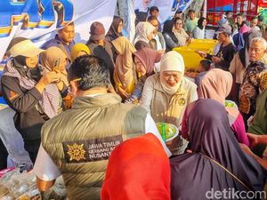 Jaga Stabilitas Harga, Gubernur Khofifah Gelar Pasar Murah di Ponorogo
