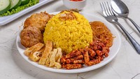 Resep Nasi Kuning Rice Cooker yang Pulen Gurih Buat Acara Spesial