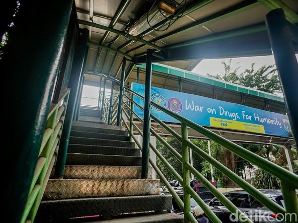 JPO Kyai Maja Kembali Dibuka, 20 Pelat Besi yang Hilang Sudah Diganti