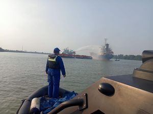 Kapal MT Nurhasanah Lima Terbakar di Perairan Tanjab Timur, 5 ABK Luka Bakar