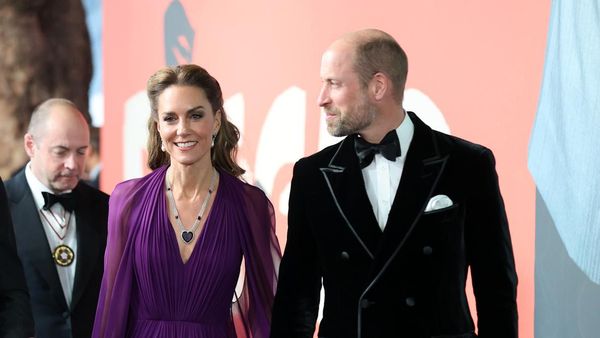 Momen Langka Kate Middleton Pakai Perhiasan Bersejarah di Premiere Digger