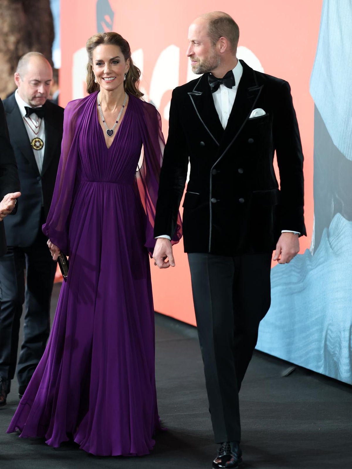 Pesona Kate Middleton Kenakan Perhiasan Warisan Kerajaan