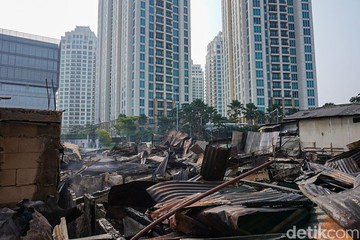 Kebakaran Dekat Stasiun Kebayoran Lama Hanguskan 18 Rumah dan 4 Tempat Usaha